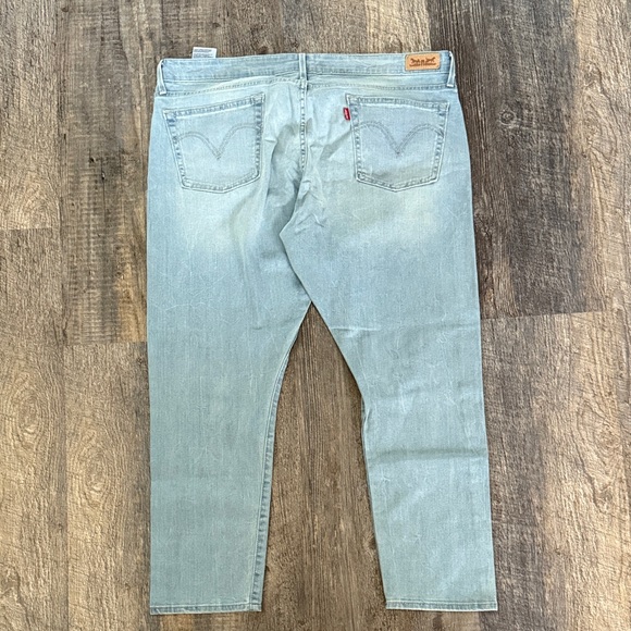 Levi's Women's Light Blue Boyfriend Jeans - Picture 4 of 4